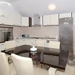 Apartment Isabora - Comfort Three-bedroom With Balcony And Sea View Second Floor *