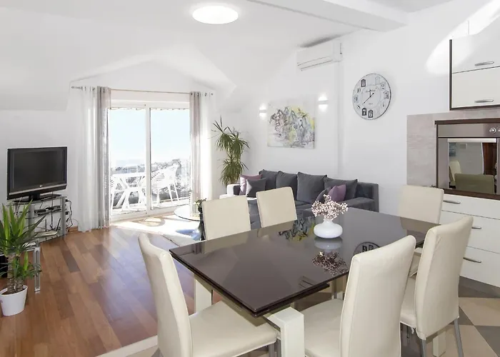 Isabora - Comfort Three-bedroom With Balcony And Sea View Second Floor * ドゥブロブニク