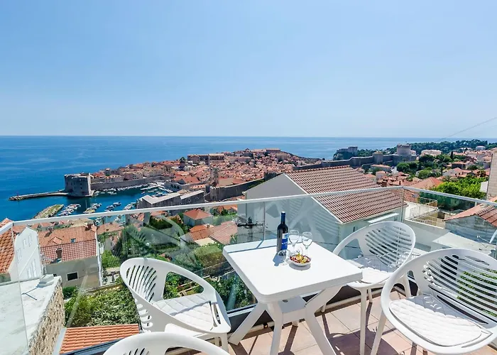 Isabora - Comfort Three-bedroom With Balcony And Sea View Second Floor * ドゥブロブニク