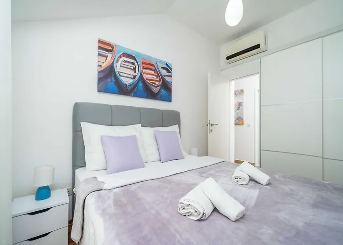 Isabora - Comfort Three-bedroom With Balcony And Sea View Second Floor * ドゥブロブニク