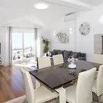 Isabora - Comfort Three-bedroom With Balcony And Sea View Second Floor * Dubrovnik