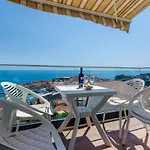 Apartman Isabora - Comfort Three-bedroom With Balcony And Sea View Second Floor *