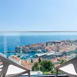 Isabora - Comfort Three-bedroom With Balcony And Sea View Second Floor Apartman Dubrovnik