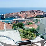 Isabora - Comfort Three-bedroom With Balcony And Sea View Second Floor Dubrovnik
