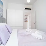 Apartman Isabora - Comfort Three-bedroom With Balcony And Sea View Second Floor