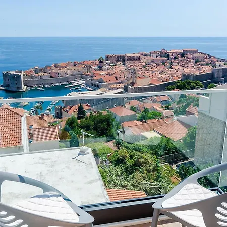Isabora - Comfort Three-bedroom With Balcony And Sea View Second Floor Dubrovnik