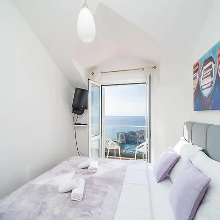 Isabora - Comfort Three-bedroom With Balcony And Sea View Second Floor