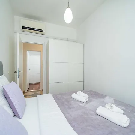 Isabora - Comfort Three-bedroom With Balcony And Sea View Second Floor Dubrovnik