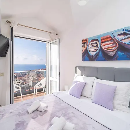 Isabora - Comfort Three-bedroom With Balcony And Sea View Second Floor