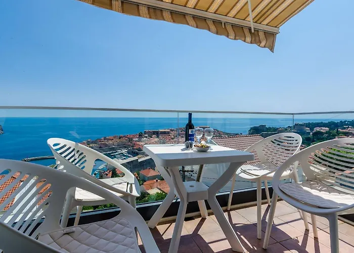 Daire Isabora - Comfort Three-bedroom With Balcony And Sea View Second Floor *