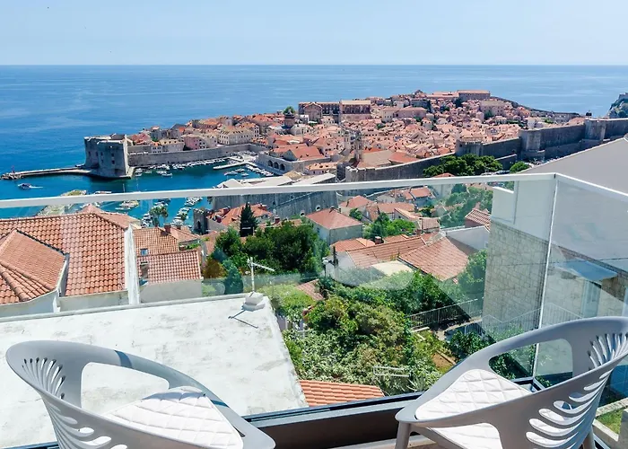 Isabora - Comfort Three-bedroom With Balcony And Sea View Second Floor Dubrovnik