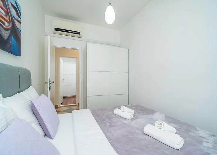 Isabora - Comfort Three-bedroom With Balcony And Sea View Second Floor Dubrovník