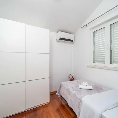 Isabora - Comfort Three-bedroom With Balcony And Sea View Second Floor Apartamento Dubrovnik