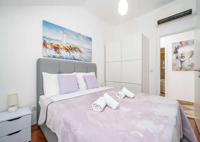 Isabora - Comfort Three-bedroom With Balcony And Sea View Second Floor